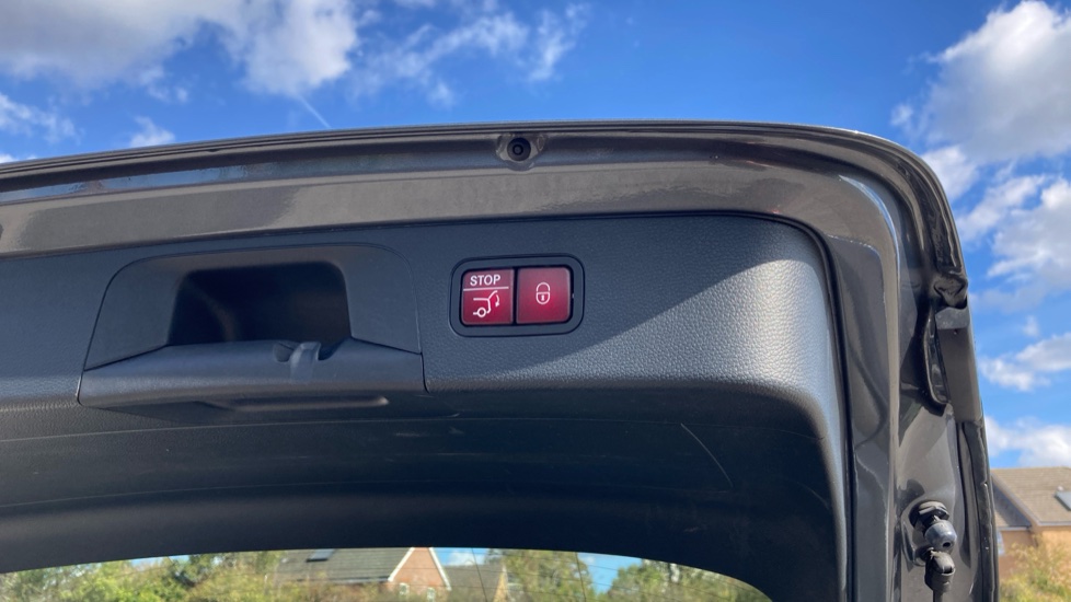 Mercedes-Benz GLC 250d 4Matic SE 5dr 9G-Tronic Diesel Estate - Image 29