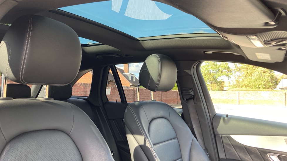 Mercedes-Benz GLC 250d 4Matic SE 5dr 9G-Tronic Diesel Estate - Image 31