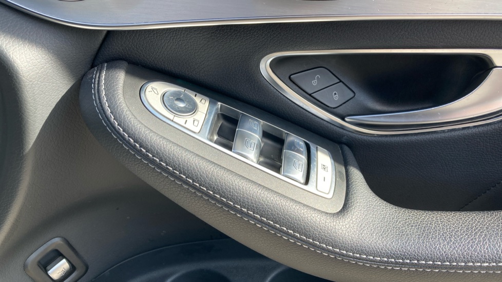 Mercedes-Benz GLC 250d 4Matic SE 5dr 9G-Tronic Diesel Estate - Image 33