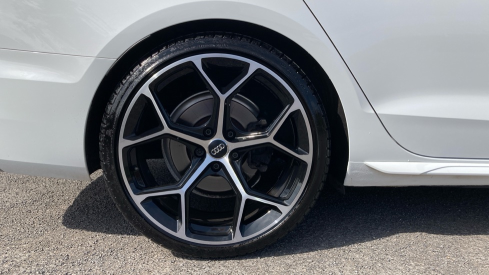 Audi A4 35 TFSI S Line 5dr S Tronic Petrol Estate - Image 7