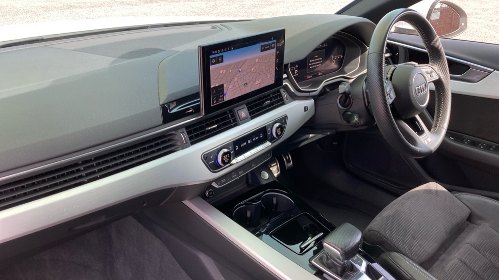 Audi A4 35 TFSI S Line 5dr S Tronic Petrol Estate - Image 9