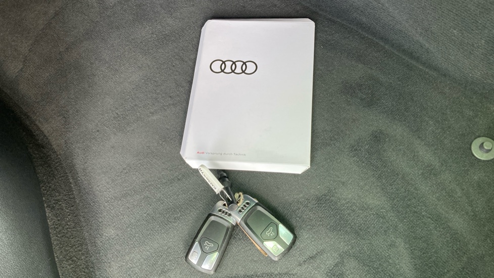 Audi A4 35 TFSI S Line 5dr S Tronic Petrol Estate - Image 19
