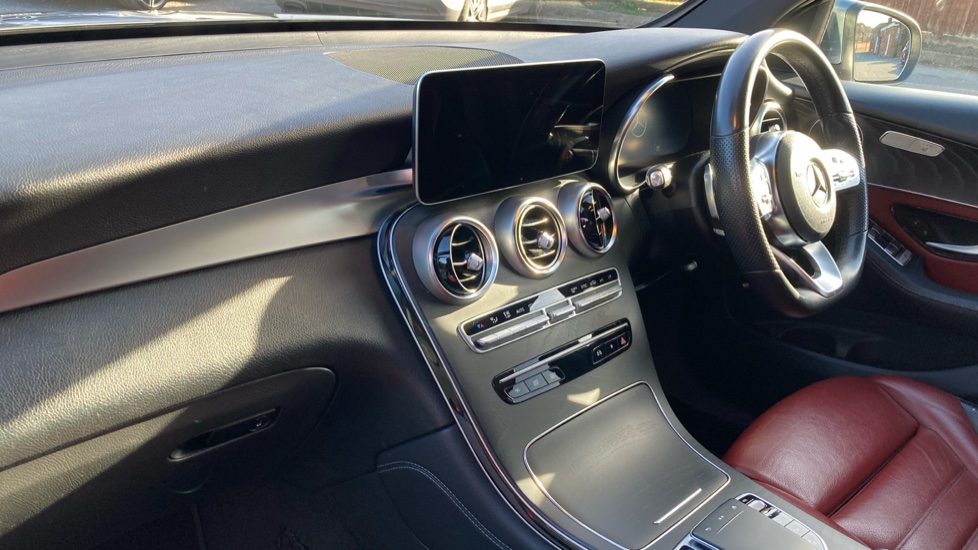 Mercedes-Benz GLC 300d 4Matic AMG Line Premium 5dr 9G-Tronic Diesel Estate - Image 9