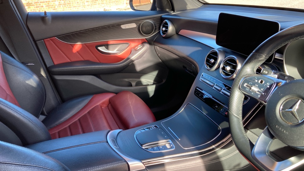Mercedes-Benz GLC 300d 4Matic AMG Line Premium 5dr 9G-Tronic Diesel Estate - Image 14