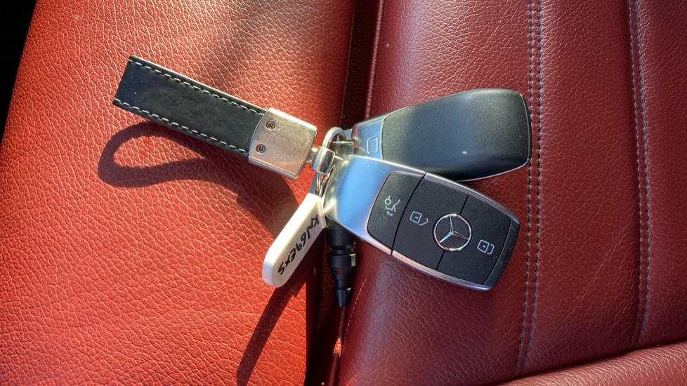 Mercedes-Benz GLC 300d 4Matic AMG Line Premium 5dr 9G-Tronic Diesel Estate - Image 20