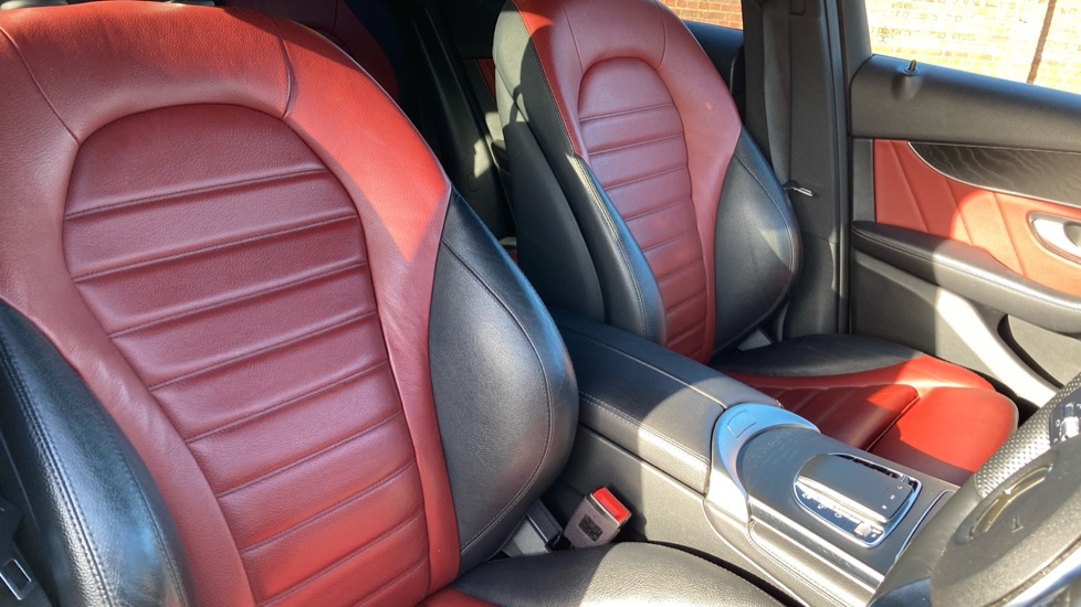 Mercedes-Benz GLC 300d 4Matic AMG Line Premium 5dr 9G-Tronic Diesel Estate - Image 30