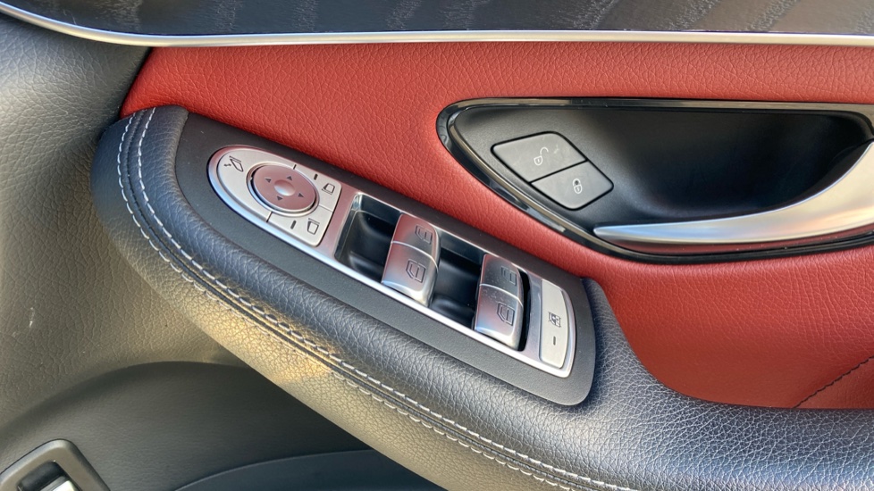 Mercedes-Benz GLC 300d 4Matic AMG Line Premium 5dr 9G-Tronic Diesel Estate - Image 32