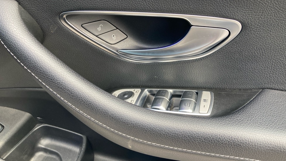 Mercedes-Benz E-Class E 200 SE 5dr 9G-Tronic Petrol Estate - Image 29