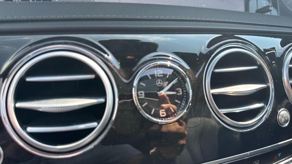 Mercedes-Benz S-Class S350d L AMG Line 4dr 9G-Tronic Diesel Saloon - Image 32