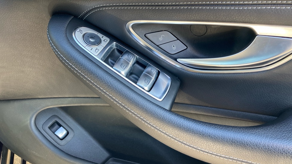 Mercedes-Benz C-Class C250d AMG Line Premium Plus 2dr Auto Diesel Cabriolet - Image 30