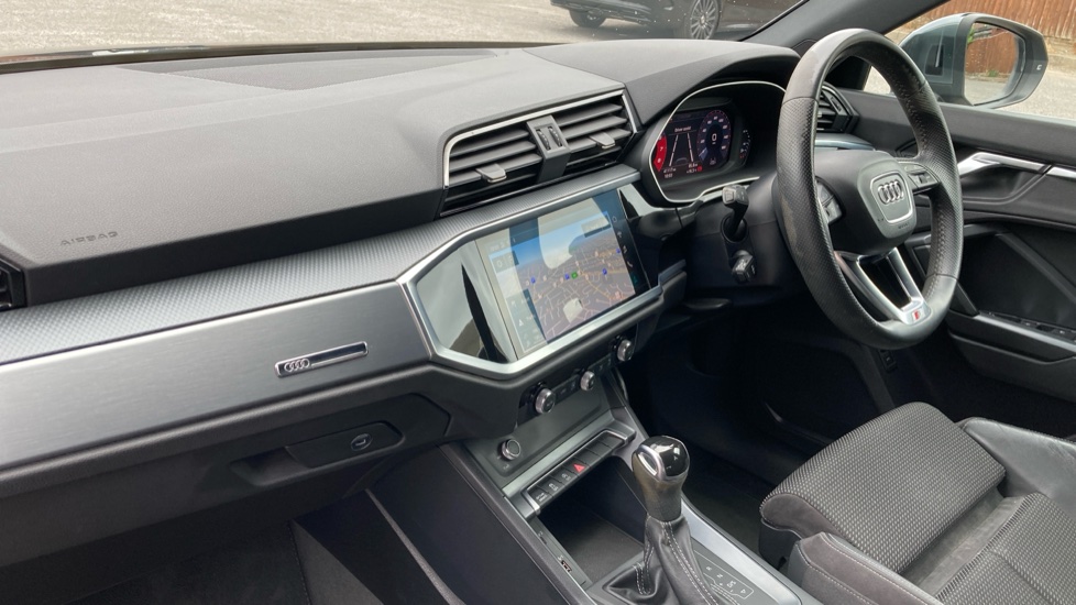 Audi Q3 35 TFSI S Line 5dr S Tronic Petrol Estate - Image 9