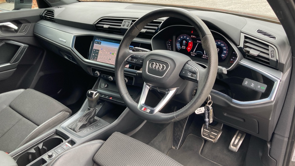 Audi Q3 35 TFSI S Line 5dr S Tronic Petrol Estate - Image 11