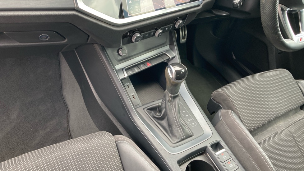 Audi Q3 35 TFSI S Line 5dr S Tronic Petrol Estate - Image 13
