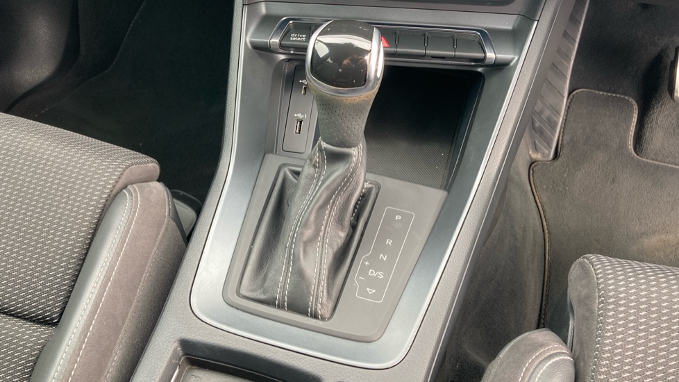 Audi Q3 35 TFSI S Line 5dr S Tronic Petrol Estate - Image 36