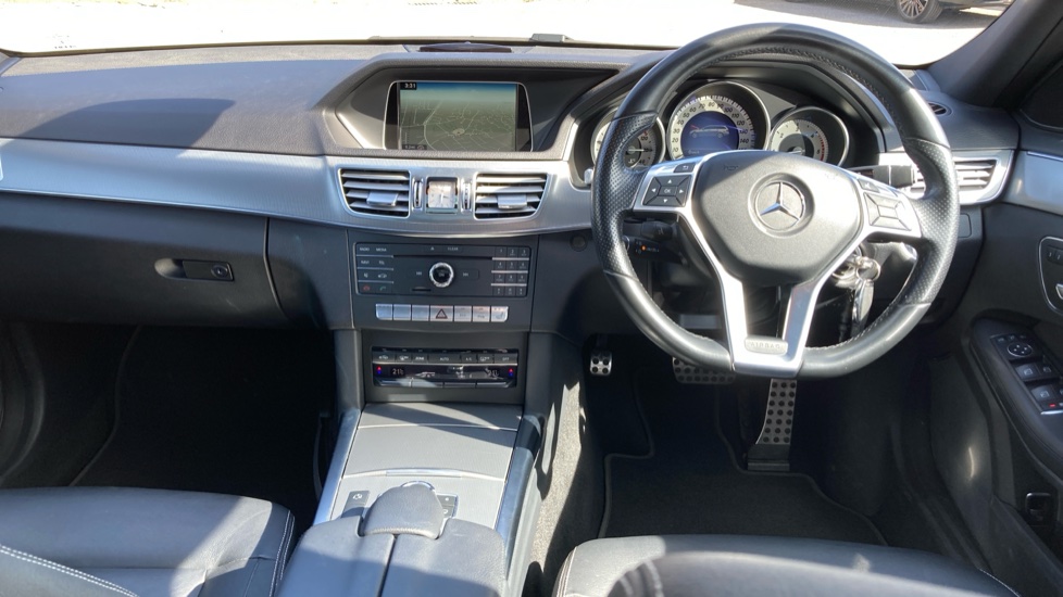 Mercedes-Benz E-Class E220 BlueTEC AMG Night Ed Premium 5dr 7G-Tronic Diesel Estate - Image 10