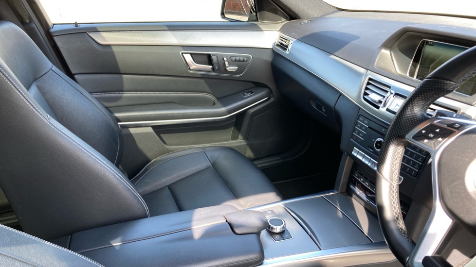 Mercedes-Benz E-Class E220 BlueTEC AMG Night Ed Premium 5dr 7G-Tronic Diesel Estate - Image 14