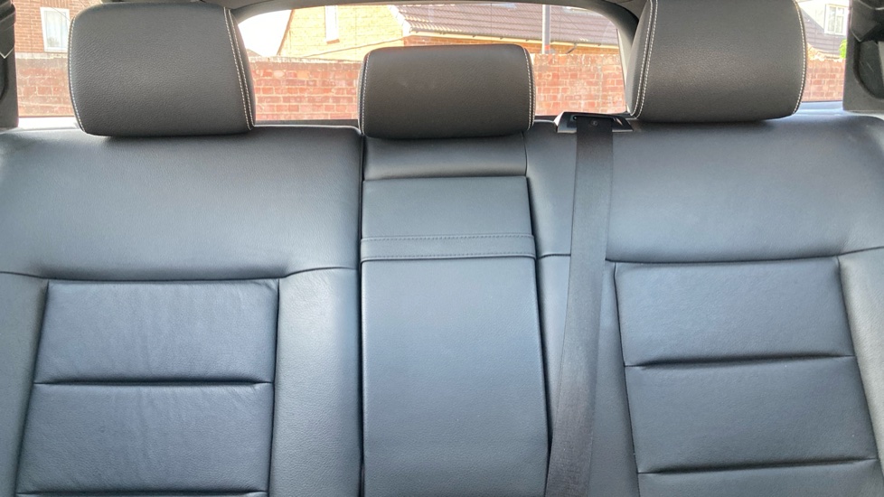 Mercedes-Benz E-Class E220 BlueTEC AMG Night Ed Premium 5dr 7G-Tronic Diesel Estate - Image 15