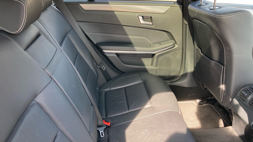 Mercedes-Benz E-Class E220 BlueTEC AMG Night Ed Premium 5dr 7G-Tronic Diesel Estate - Image 16