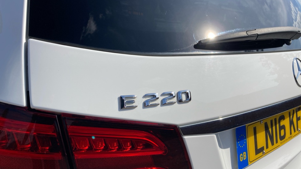 Mercedes-Benz E-Class E220 BlueTEC AMG Night Ed Premium 5dr 7G-Tronic Diesel Estate - Image 24