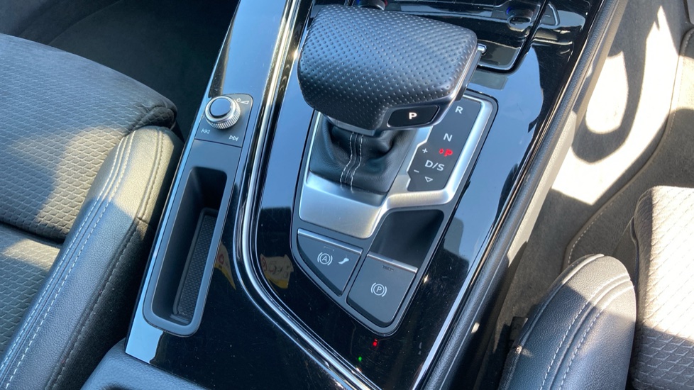 Audi A4 35 TDI Black Edition 4dr S Tronic Diesel Saloon - Image 39