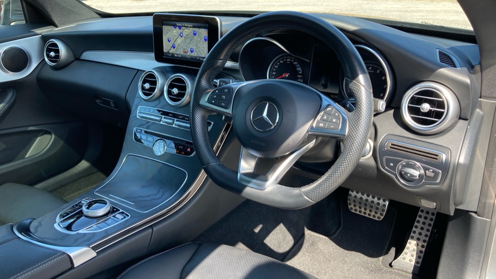 Mercedes-Benz C-Class C300 AMG Line Premium 2dr 9G-Tronic Petrol Coupe - Image 11