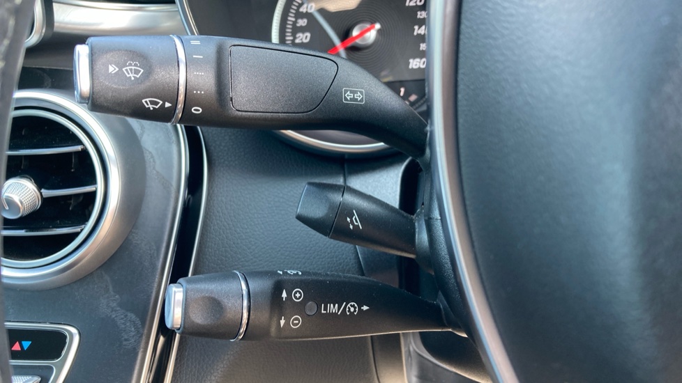 Mercedes-Benz C-Class C300 AMG Line Premium 2dr 9G-Tronic Petrol Coupe - Image 38