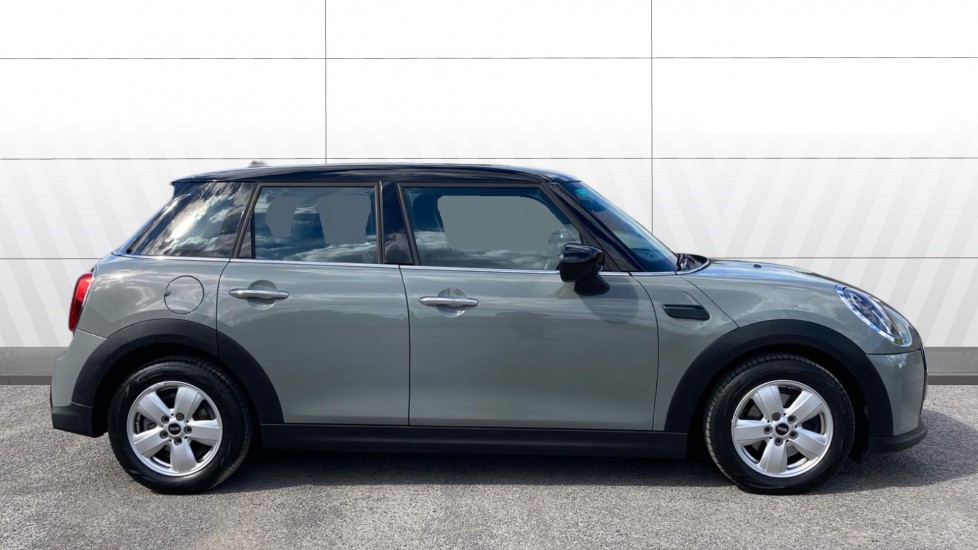 MINI Hatchback 1.5 Cooper Classic 5dr Auto Petrol Hatchback - Image 5