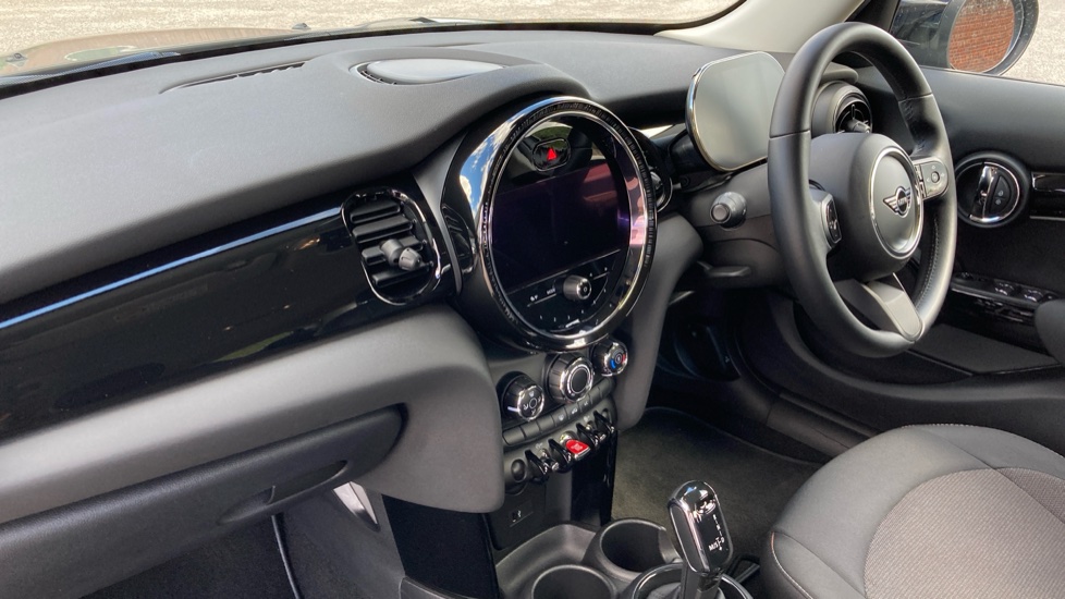 MINI Hatchback 1.5 Cooper Classic 5dr Auto Petrol Hatchback - Image 9
