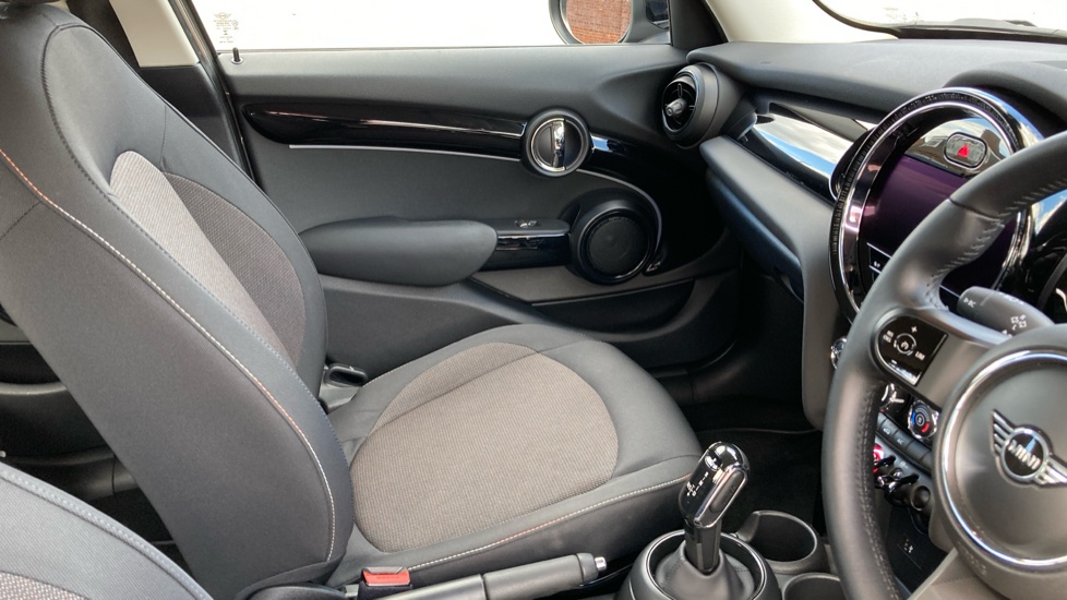 MINI Hatchback 1.5 Cooper Classic 5dr Auto Petrol Hatchback - Image 14