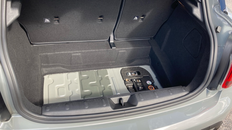MINI Hatchback 1.5 Cooper Classic 5dr Auto Petrol Hatchback - Image 25