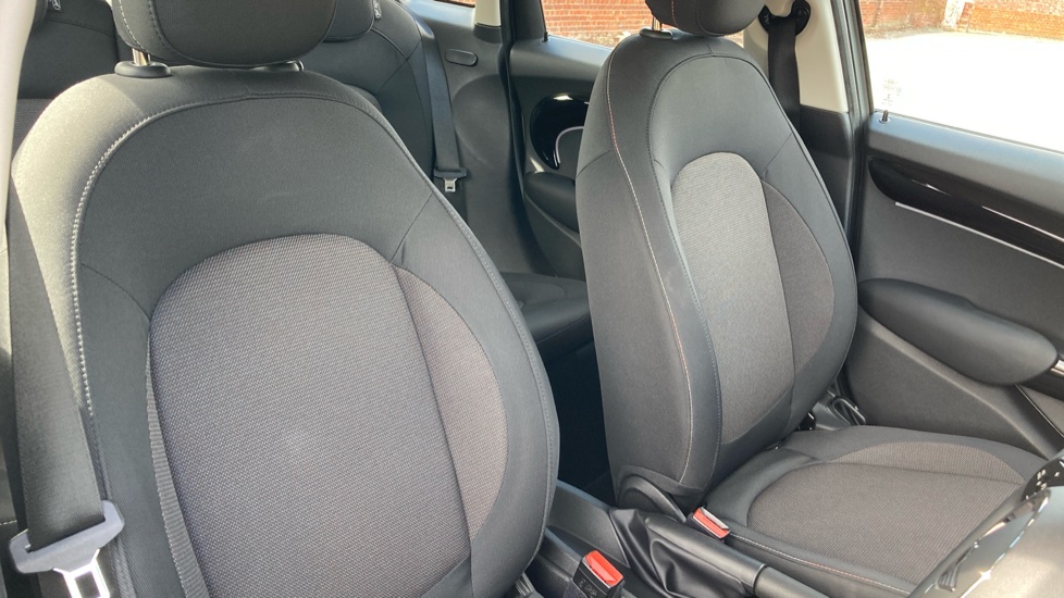 MINI Hatchback 1.5 Cooper Classic 5dr Auto Petrol Hatchback - Image 27