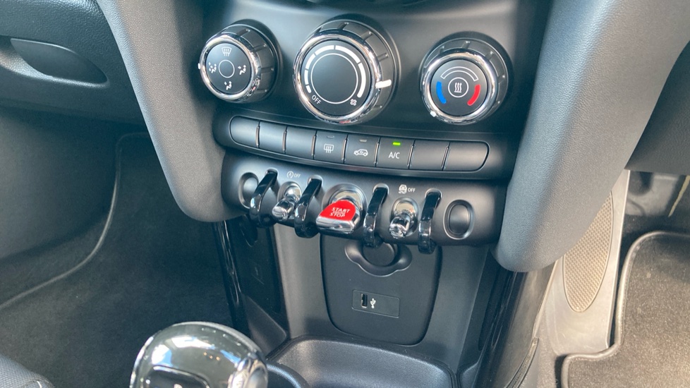 MINI Hatchback 1.5 Cooper Classic 5dr Auto Petrol Hatchback - Image 38