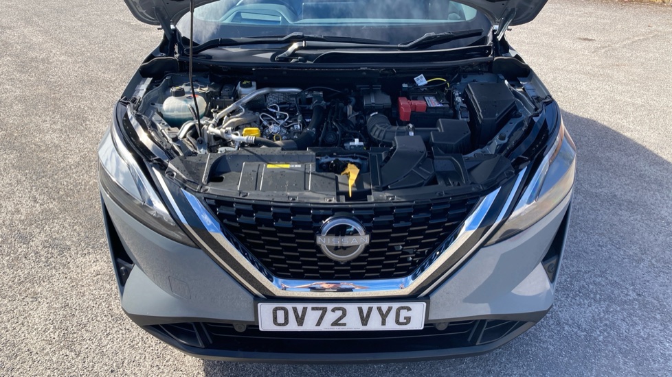 Nissan Qashqai 1.3 DiG-T MH 158 Tekna 5dr Petrol Hatchback - Image 8