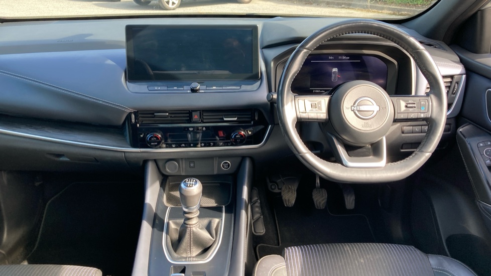 Nissan Qashqai 1.3 DiG-T MH 158 Tekna 5dr Petrol Hatchback - Image 10