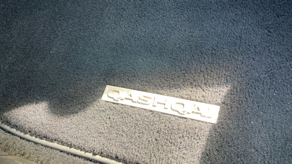 Nissan Qashqai 1.3 DiG-T MH 158 Tekna 5dr Petrol Hatchback - Image 24