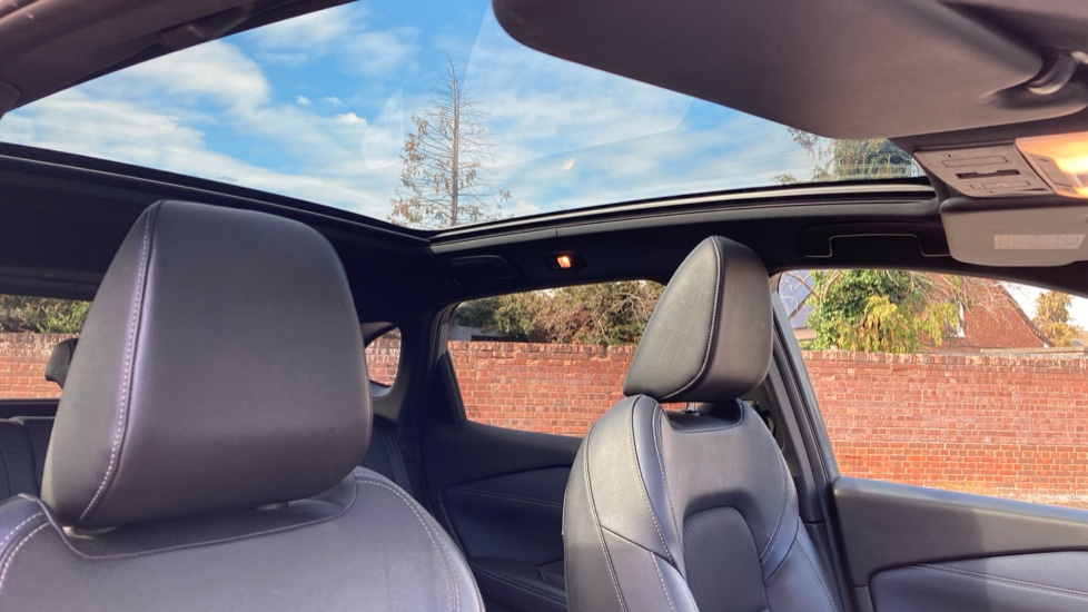 Nissan Qashqai 1.3 DiG-T MH 158 Tekna 5dr Petrol Hatchback - Image 29