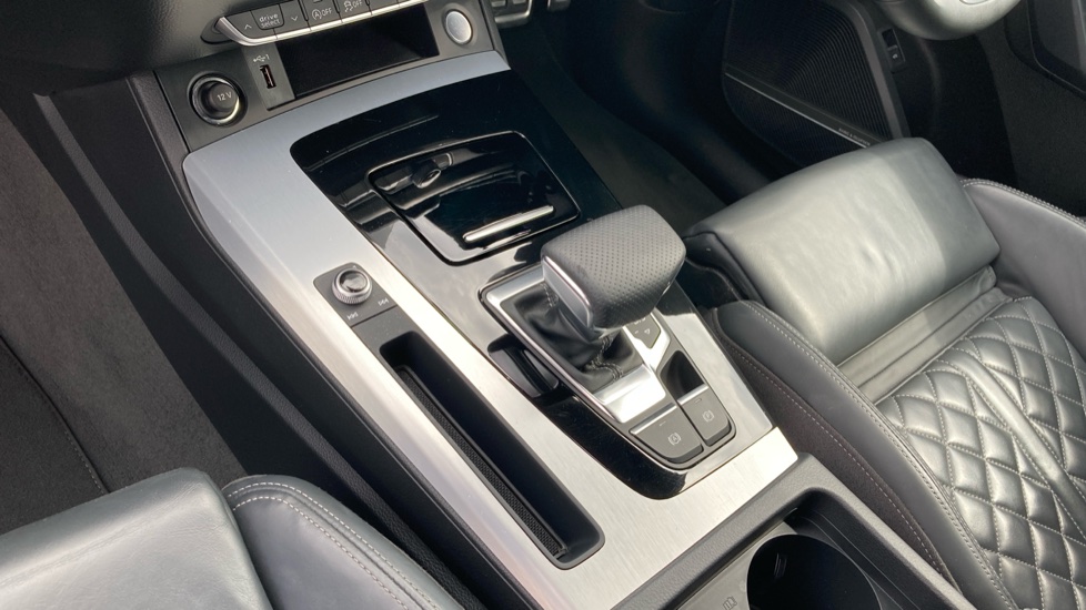 Audi Q5 45 TFSI Quattro S Line 5dr S Tronic Petrol Estate - Image 13