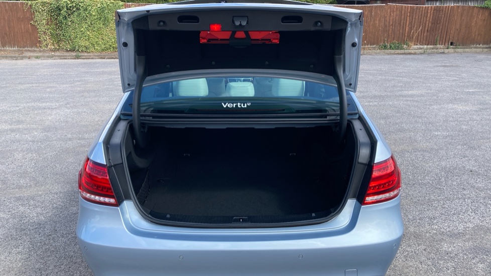 Mercedes-Benz E-Class E200 SE 4dr 7G-Tronic Petrol Saloon - Image 4