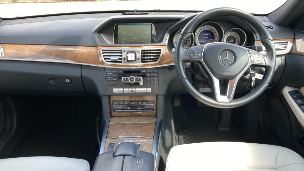 Mercedes-Benz E-Class E200 SE 4dr 7G-Tronic Petrol Saloon - Image 10