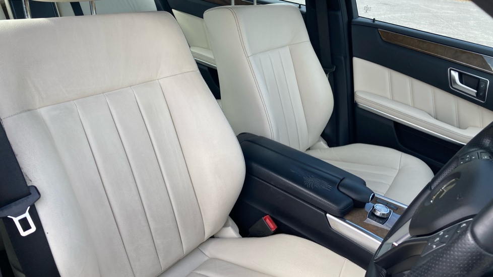Mercedes-Benz E-Class E200 SE 4dr 7G-Tronic Petrol Saloon - Image 30