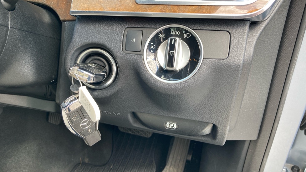 Mercedes-Benz E-Class E200 SE 4dr 7G-Tronic Petrol Saloon - Image 34