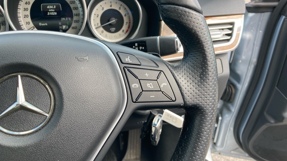 Mercedes-Benz E-Class E200 SE 4dr 7G-Tronic Petrol Saloon - Image 36
