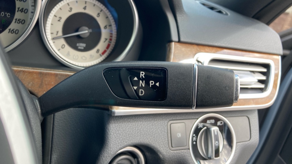 Mercedes-Benz E-Class E200 SE 4dr 7G-Tronic Petrol Saloon - Image 38