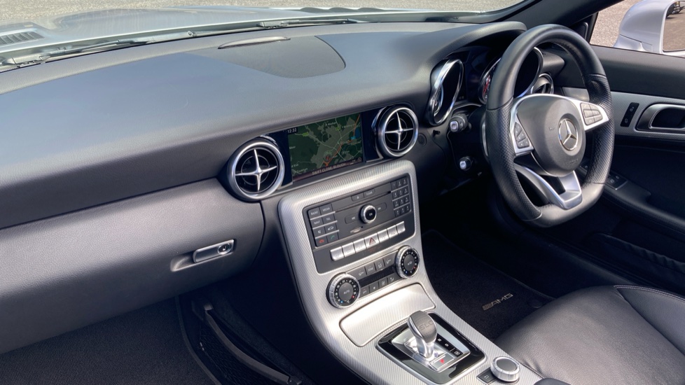 Mercedes-Benz SLC 300 AMG Line 2dr 9G-Tronic Petrol Roadster - Image 9