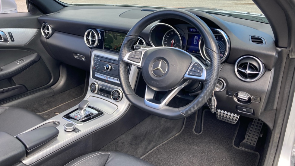 Mercedes-Benz SLC 300 AMG Line 2dr 9G-Tronic Petrol Roadster - Image 11