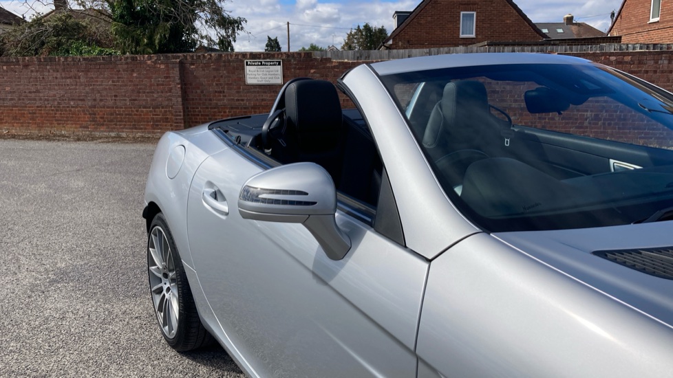 Mercedes-Benz SLC 300 AMG Line 2dr 9G-Tronic Petrol Roadster - Image 22