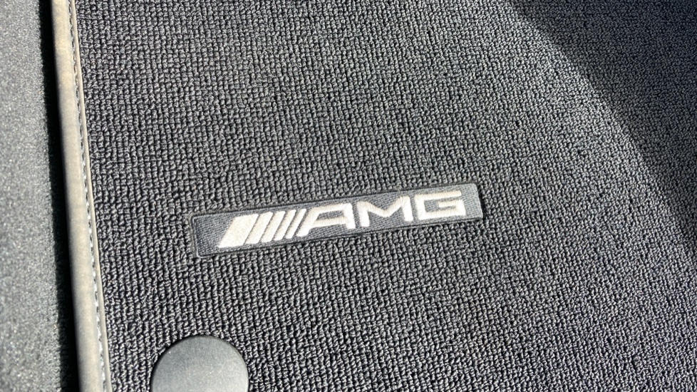 Mercedes-Benz SLC 300 AMG Line 2dr 9G-Tronic Petrol Roadster - Image 24