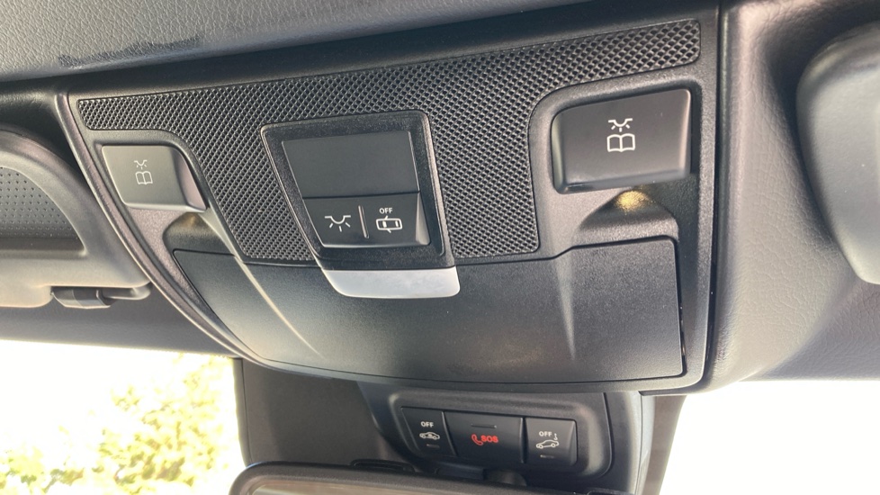 Mercedes-Benz SLC 300 AMG Line 2dr 9G-Tronic Petrol Roadster - Image 31