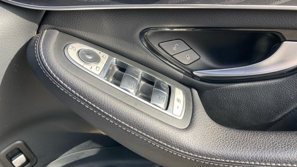 Mercedes-Benz GLC Coupe GLC 300d 4Matic AMG Line Prem Plus 5dr 9G-Tronic Diesel Estate - Image 33