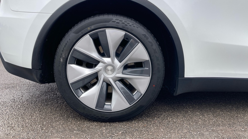 Tesla Model Y Long Range AWD 5dr Auto Electric Hatchback - Image 7